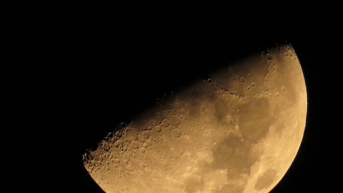 Kosmoseuuringute laboratoorium Kuu kraatreid nimetatakse teatud reeglite järgi